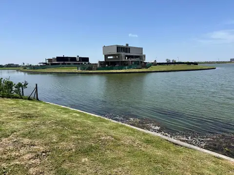 Terreno en Venta 49  mts Fondo