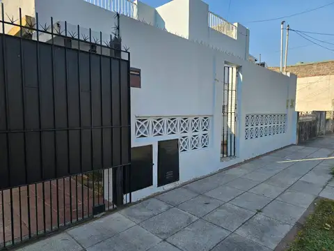 PH en venta 3 amb a reciclar-patio-terraza