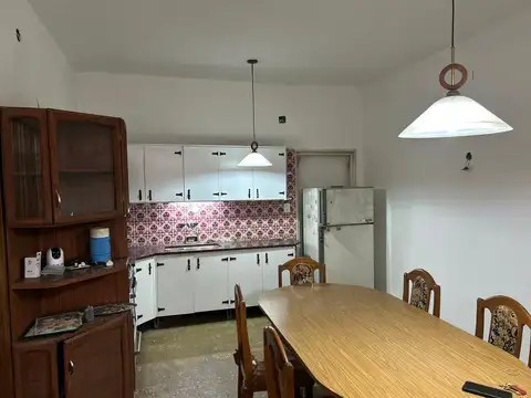 Casa en Alquiler con 1 cochera
