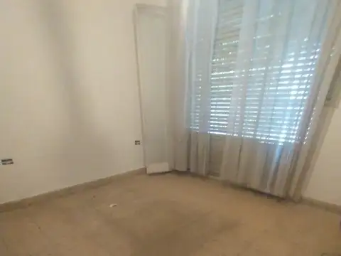 Casa en Alquiler con 1 cochera