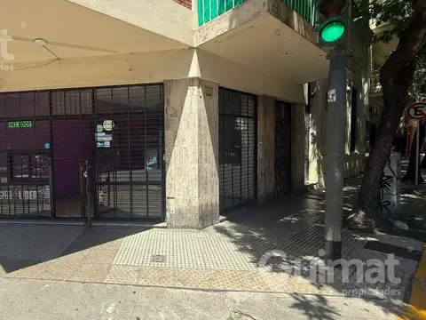 Local en EN ESQUINA, HUMBERTO PRIMO Y PASCO.