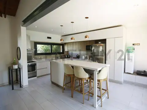 Casa en Venta en Manuel B Gonnet, USD 185.000