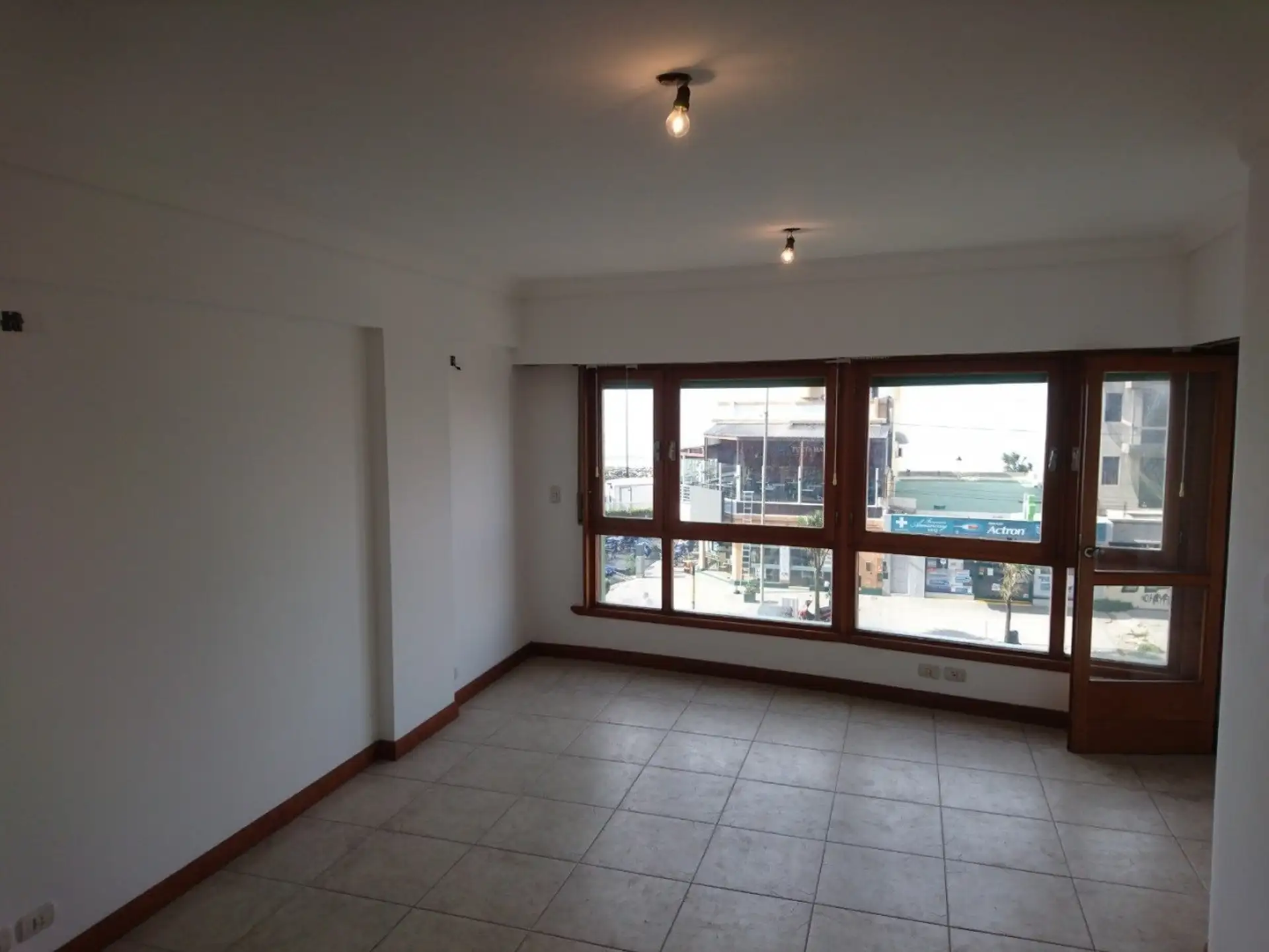 Depto 3 amb frente al mar, 60m² con cochera — La Perla Norte