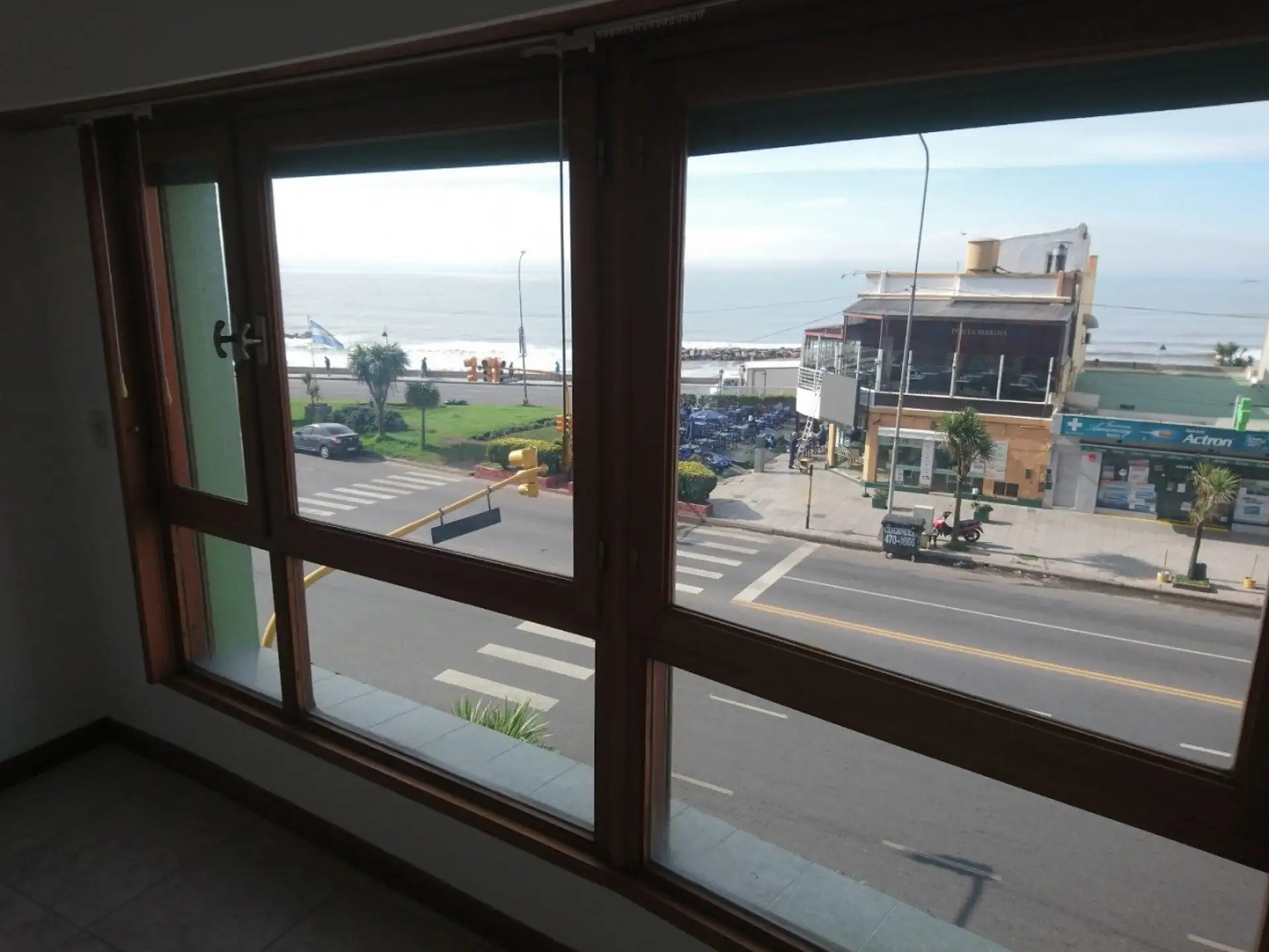 Depto 3 amb frente al mar, 60m² con cochera — La Perla Norte