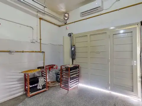 VENTA SALÓN/DEPO EN HURLINGHAM IDEAL PANIFICADORA