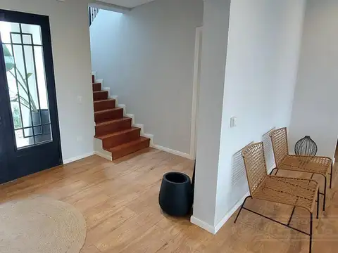 Casa 7 ambientes con 3 baños