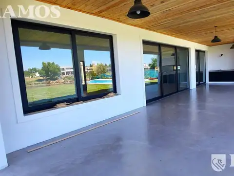 Casa en Alquiler en San Matias, USD 2.800