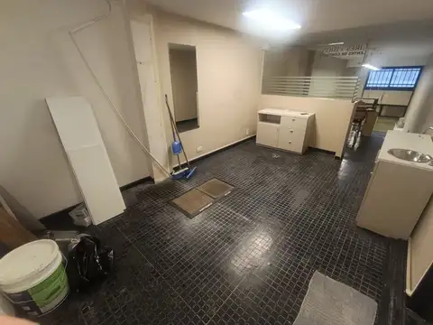 LOCAL COMERCIAL MAS ENTREPISO DE 46 M2 A MTS DE AVENIDA CABILDO