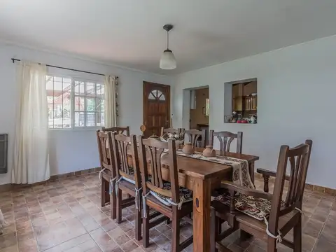 Casa 5 ambientes con 2 baños