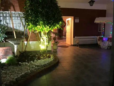 Local en Alquiler en Lomas del Mirador, $ 2.900.000