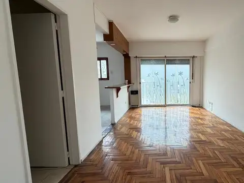 Blas Parera 1500, Piso 2