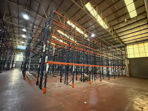 Depósito de 22.000 m2 cubiertos en Alquiler - La Tablada
