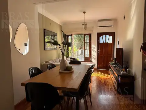 IMPECABLE Y HERMOSO TRIPLEX DE 4 AMB