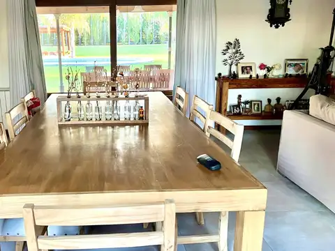 Casa en Venta con 1 cochera