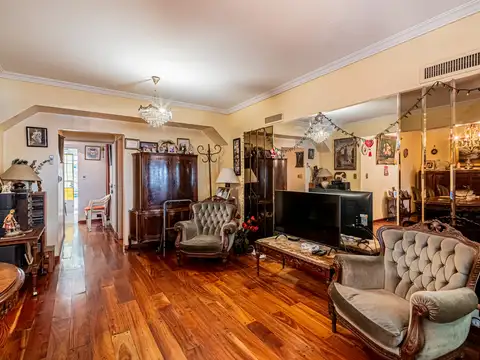 Casa en Venta en Chacarita, USD 350.000