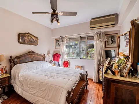 Interesante Casa 5 ambientes en Chacarita, Capital Federal