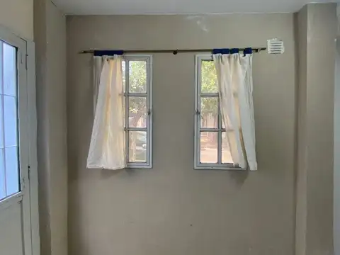 Depto Tipo Casa 2 ambientes con 1 baño