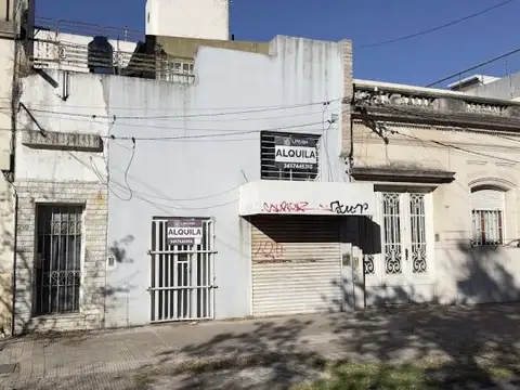 Oficina / local comercial a la calle en Pichincha