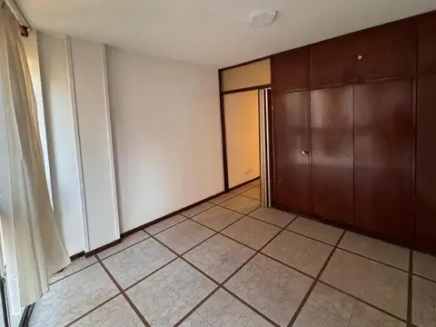 Amplio depto en pleno centro de Rosario