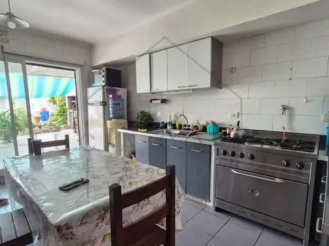 Casa 5 ambientes con 3 baños