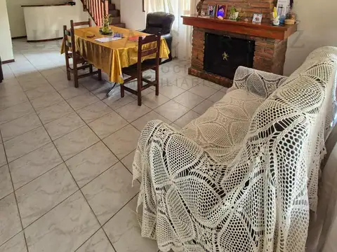 Casa en venta en Boulogne 5 ambientes con jardín quincho y pileta