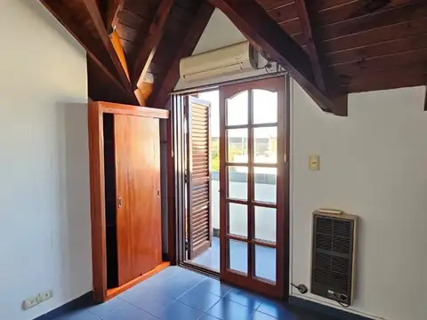 Depto Tipo Casa 3 ambientes con 1 baño