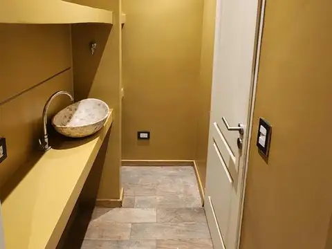 Oficina en Alquiler al Este