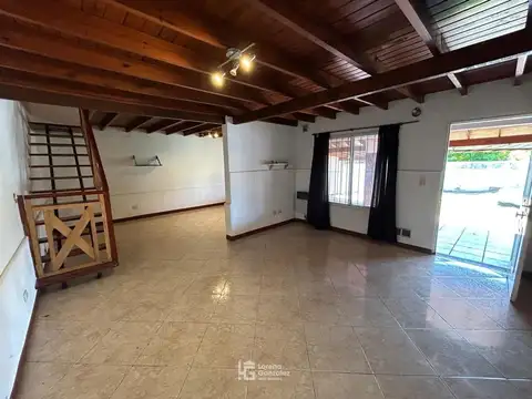 Casa en Venta con 3 cocheras