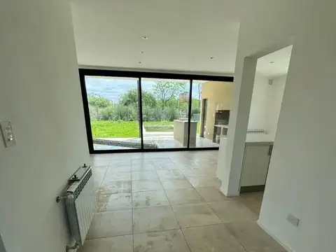 Casa en Alquiler en Puertos - Araucarias, USD 1.500