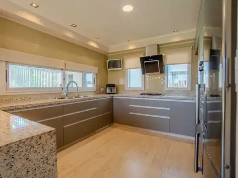 Casa en Venta en Area 60, USD 249.900