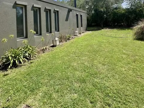 Casa 6 ambientes con 5 baños