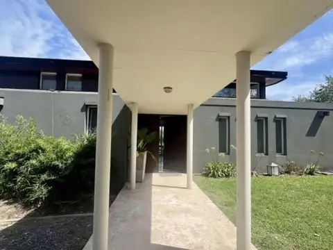 Casa en Venta con 7 cocheras