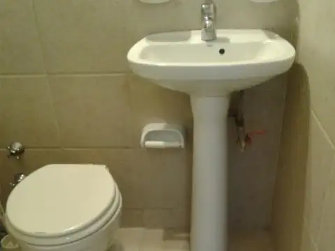 Venta monoamb en Balvanera A ESTRENAR, Baño y cocina completos. Exc ubicación