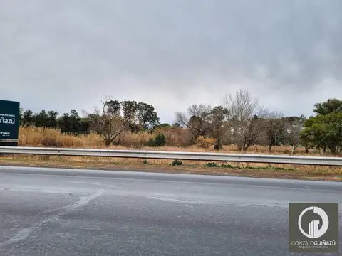 Ruta 9 esquina Malabia