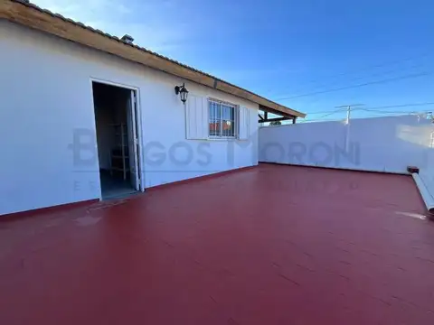 Depto Tipo Casa en Alquiler de 3 ambientes
