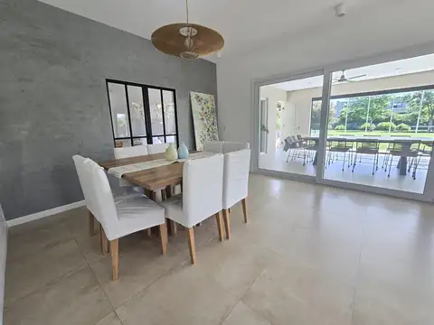 Casa 6 ambientes con 3 baños