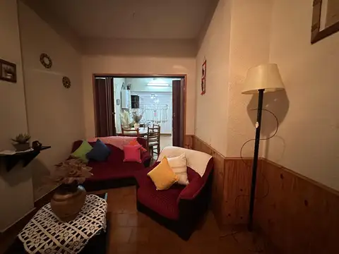 Casa 3 ambientes con 2 baños