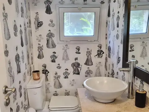 Casa 5 ambientes con 3 baños
