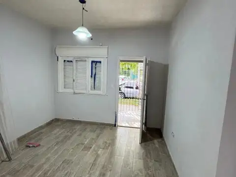 Casa en Alquiler en Banfield, $ 750.000