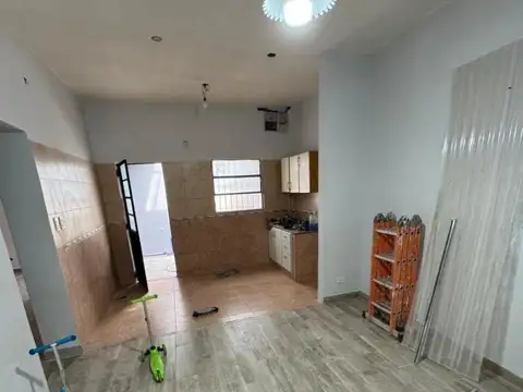 Casa 3 ambientes con 1 baño