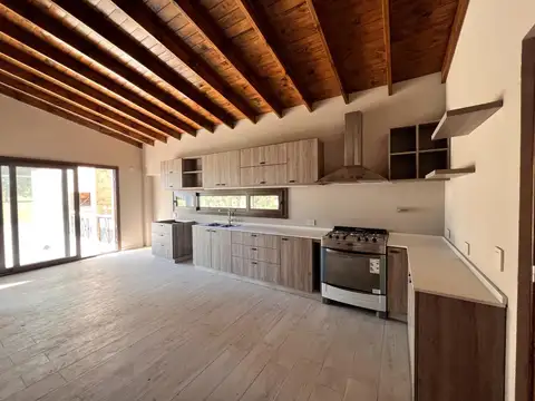 Casa 5 ambientes con 3 baños