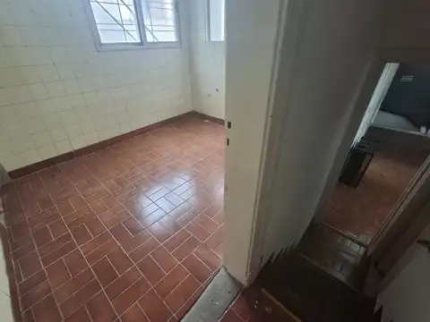Oficina 6 ambientes con 4 baños