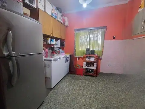 Casa 4 ambientes con 1 baño