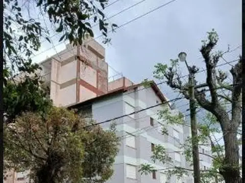 Departamento 2 amb. al frente con cochera en San Bernardo