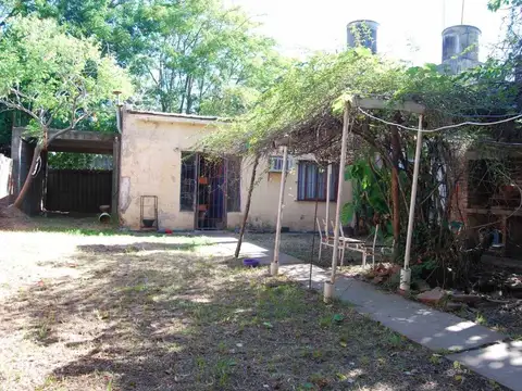 CASA DE 2 DORMIS A RECICLAR
