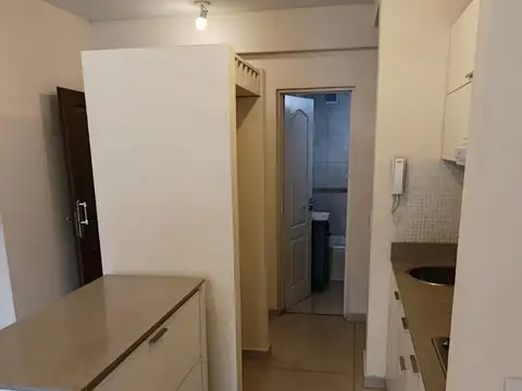 VENTA MONOAMBIENTE EN RAMOSMEJIA CENTRO