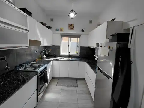 Venta Casa Padua 3 ambientes + Departamento 2 amb