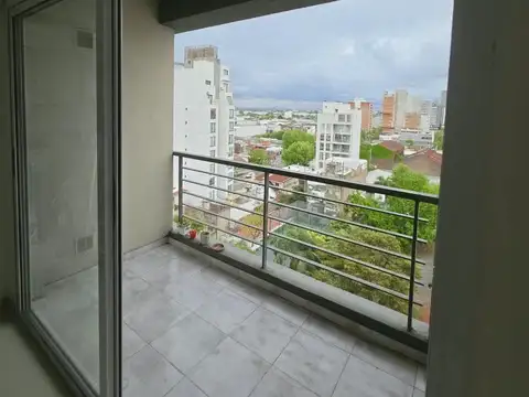Departamento 2 ambientes con balcón en el centro de avellaneda
