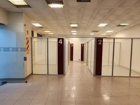 Oficina 4 ambientes con 2 baños