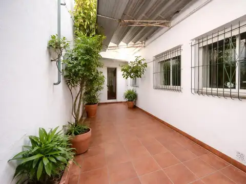 Casa 5 ambientes con 1 baño